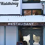ホテル Das Waldkonig 3*